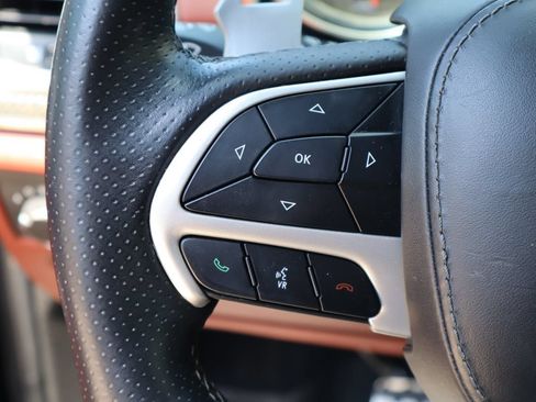 Used 2018 Jeep Grand Cherokee Trackhawk AWD/4WD image 13