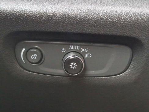 Certified 2023 Chevrolet Traverse Premier image 18