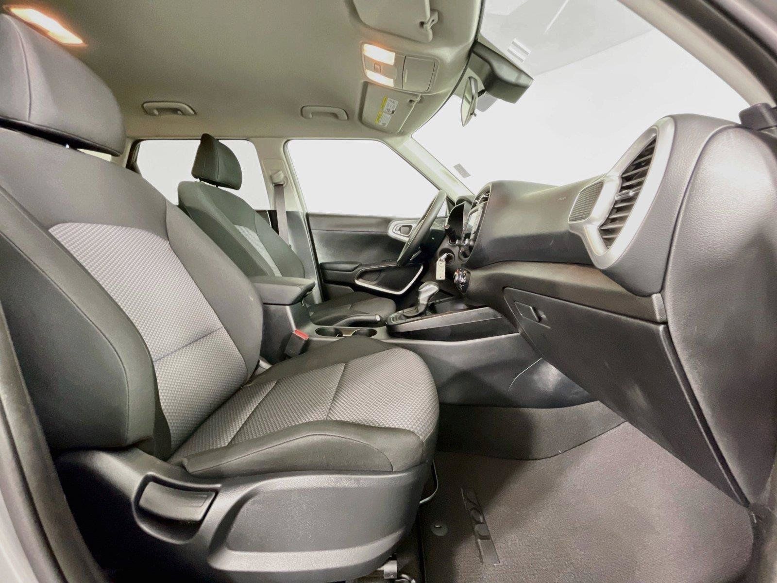 Certified 2025 Kia Soul LX w/ LX Technology Package FWD image 29