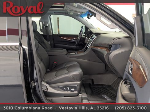 Used 2020 Cadillac Escalade Luxury RWD image 8