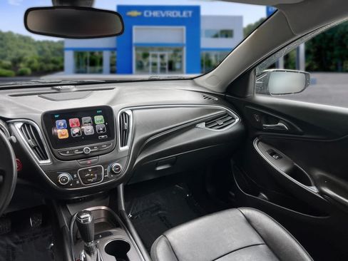 Certified 2018 Chevrolet Malibu LT w/ Leather Package FWD image 33