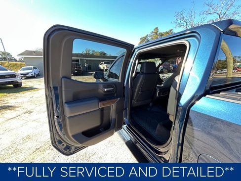 Used 2022 Chevrolet Silverado 1500 High Country w/ Technology Package image 15