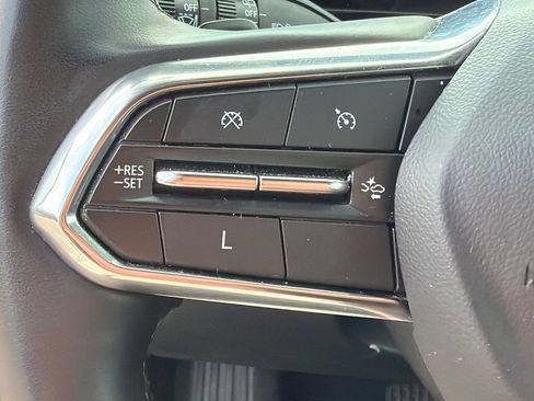 Used 2025 Chevrolet Equinox LT FWD image 24
