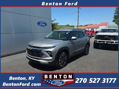 Used 2025 Chevrolet TrailBlazer LT FWD image 1