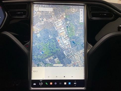 Used 2016 Tesla Model S 70D AWD/4WD image 38