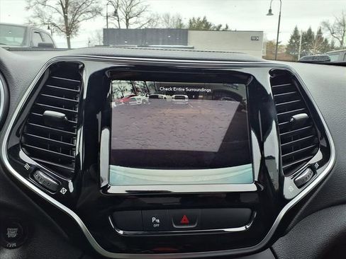 Used 2020 Jeep Cherokee High Altitude image 25