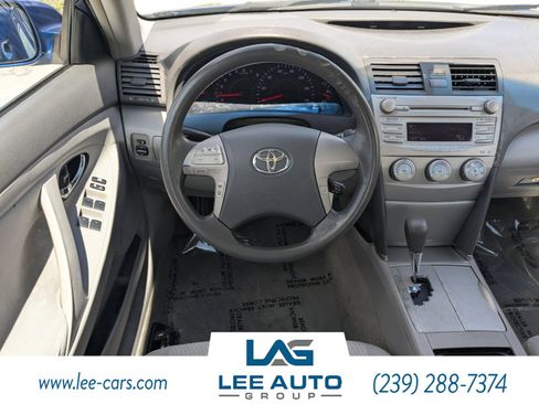 Used 2011 Toyota Camry LE image 11