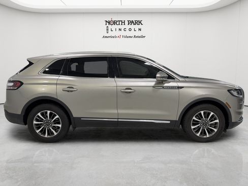 Used 2023 Lincoln Nautilus AWD image 6