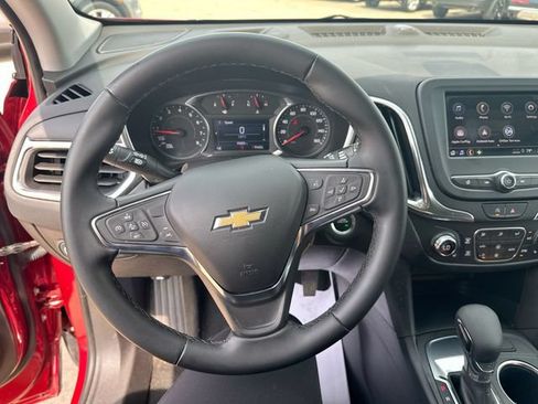 Used 2024 Chevrolet Equinox LT FWD image 15
