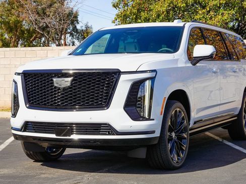 New 2026 Cadillac Escalade ESV Platinum Sport w/ LPO, ONYX Package image 2