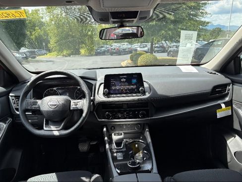 New 2026 Nissan Rogue S image 9
