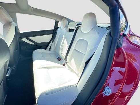Used 2019 Tesla Model 3 Long Range image 10