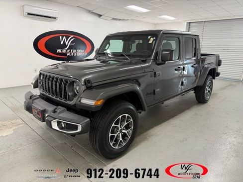 Used 2024 Jeep Gladiator Sport image 1