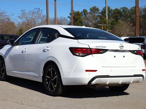 Used 2024 Nissan Sentra SV image 3