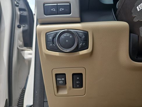 Used 2019 Ford F150 Lariat w/ Equipment Group 502A Luxury AWD/4WD image 24