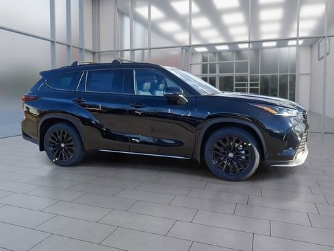 New 2026 Toyota Highlander XSE image 6