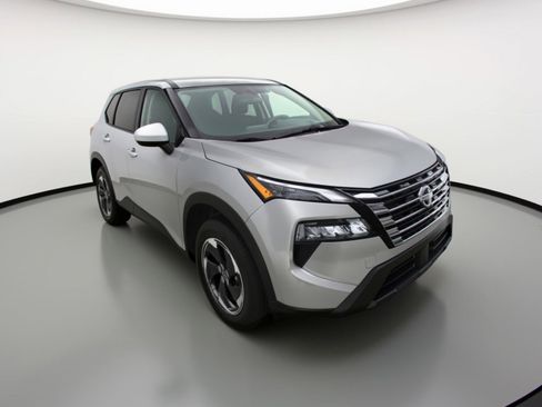 Used 2025 Nissan Rogue SV image 1