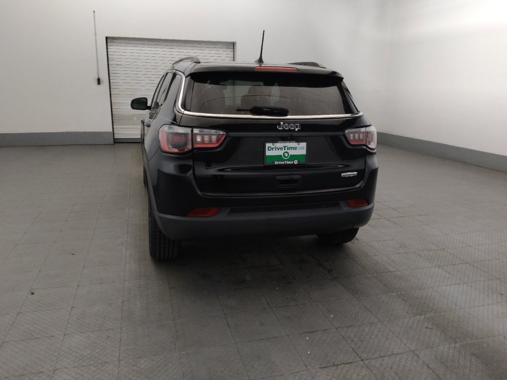 Used 2019 Jeep Compass Latitude FWD image 6