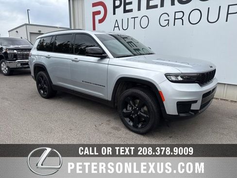 Used 2024 Jeep Grand Cherokee L Laredo AWD/4WD image 2