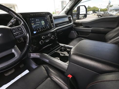 Used 2023 Ford F250 Lariat w/ Black Appearance Package AWD/4WD image 33
