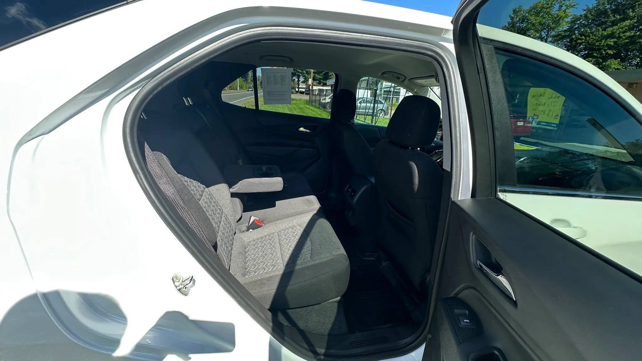 Used 2022 Chevrolet Equinox LT w/ Driver Convenience Package AWD/4WD image 34