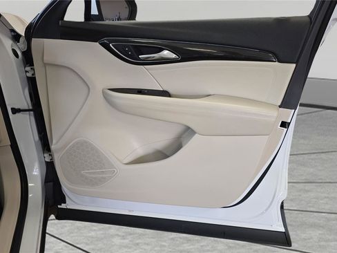 Used 2022 Buick Envision Essence w/ Safety Package image 27