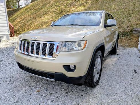 Used 2011 Jeep Grand Cherokee Overland image 4