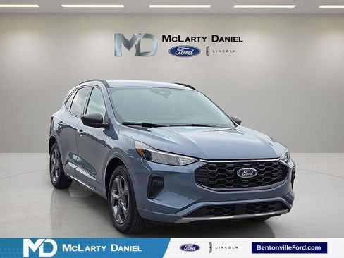 Used 2024 Ford Escape ST-Line w/ Cold Weather Package FWD image 1