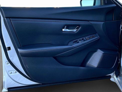 Used 2020 Nissan Sentra SV w/ Trunk Package image 16