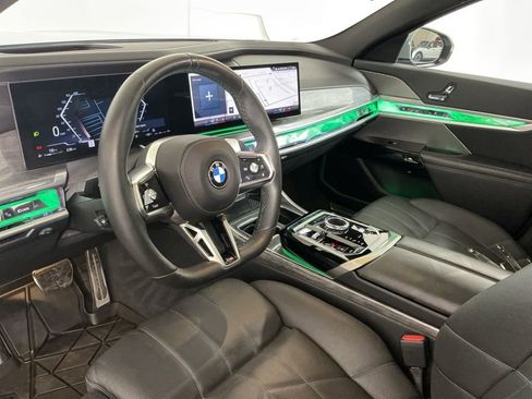 Used 2023 BMW 760i xDrive image 23