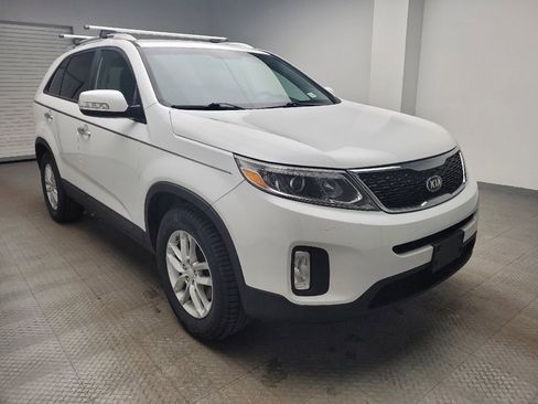 Used 2015 Kia Sorento LX image 13