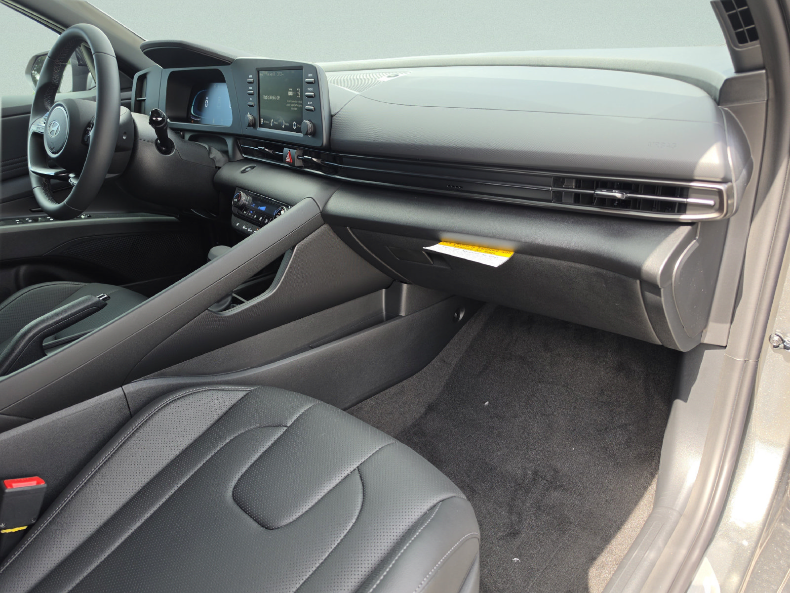 New 2026 Hyundai Elantra SEL Sport FWD image 16