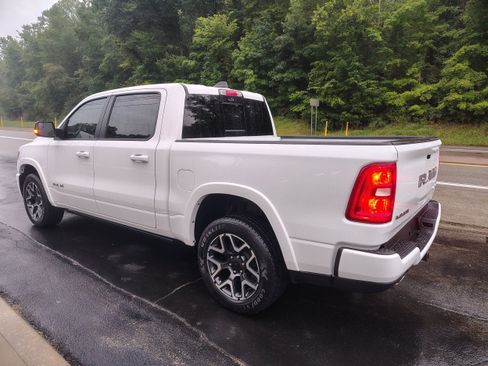 Used 2025 RAM 1500 Laramie AWD/4WD image 8