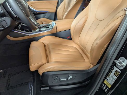 Certified 2022 BMW X7 xDrive40i w/ Premium Package image 19