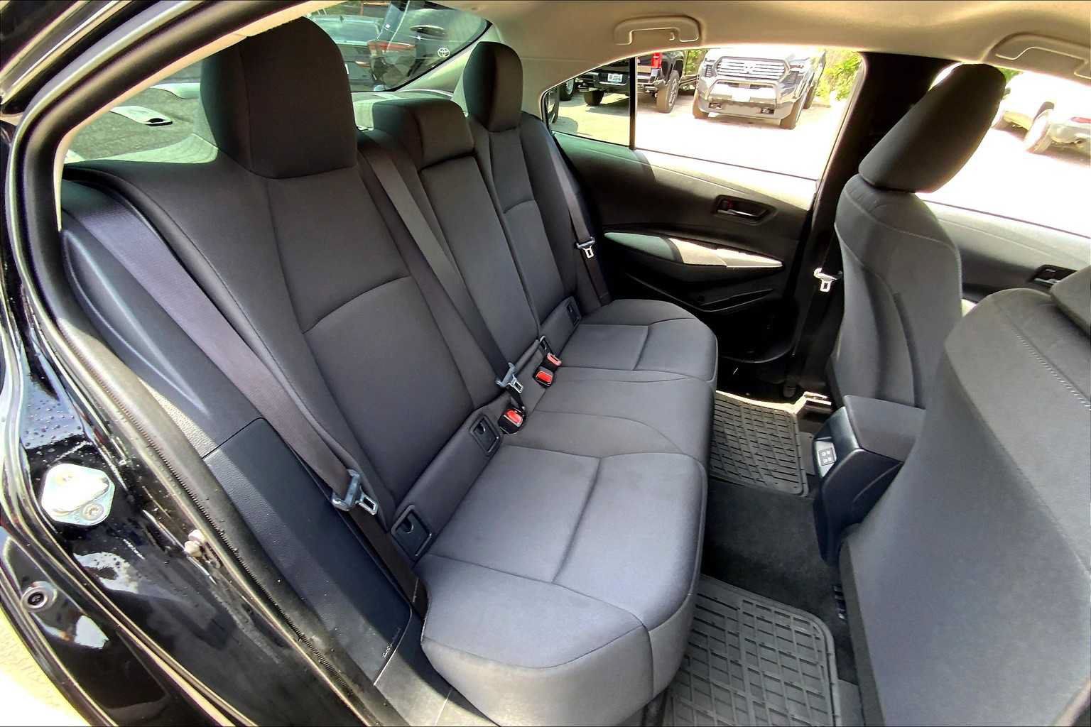 Used 2023 Toyota Corolla LE FWD image 19