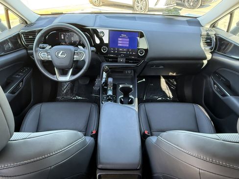 Used 2025 Lexus NX 250 FWD image 27