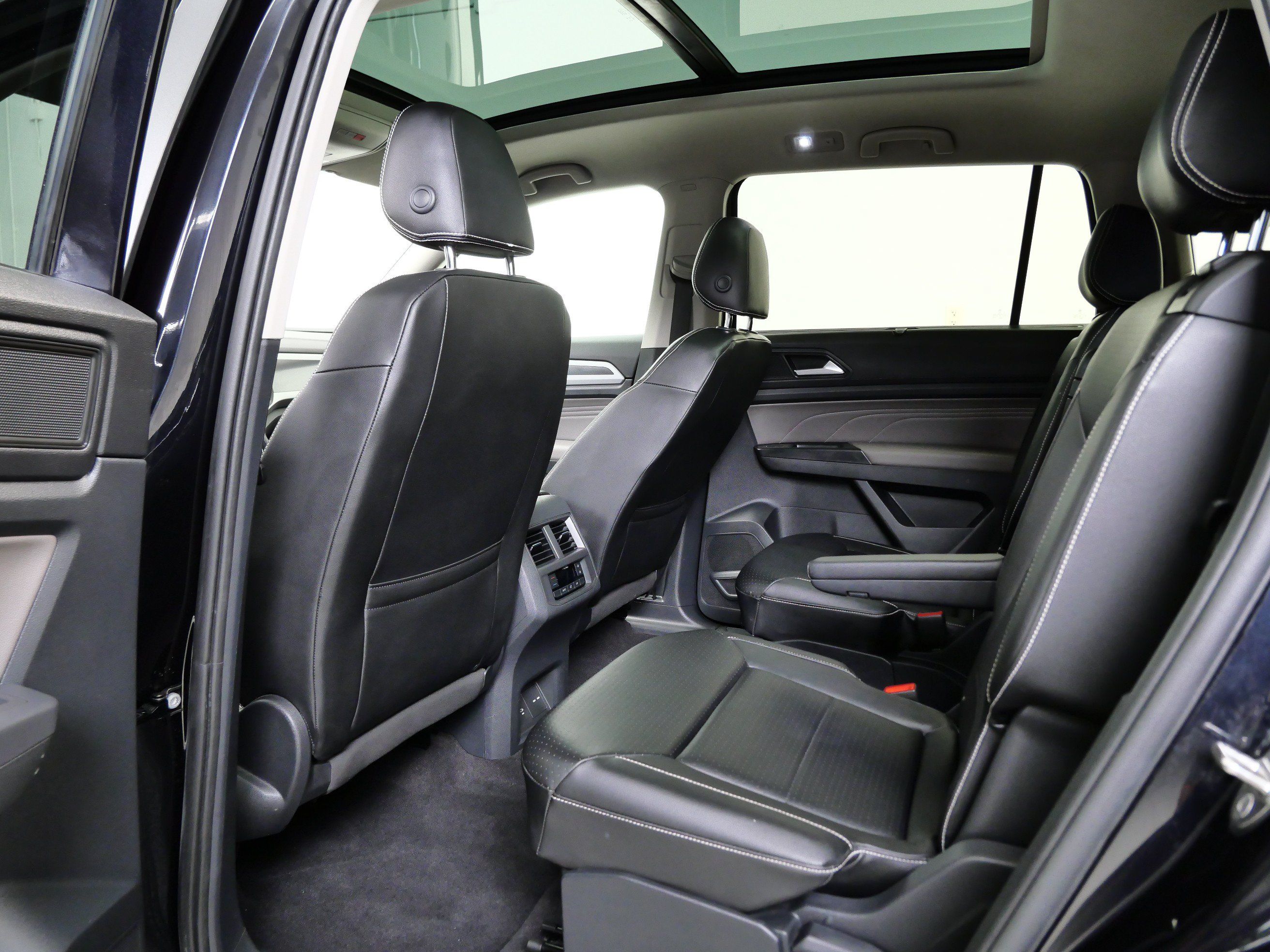 Used 2021 Volkswagen Atlas SE AWD/4WD image 16
