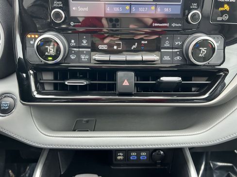 Used 2022 Toyota Highlander XLE image 20