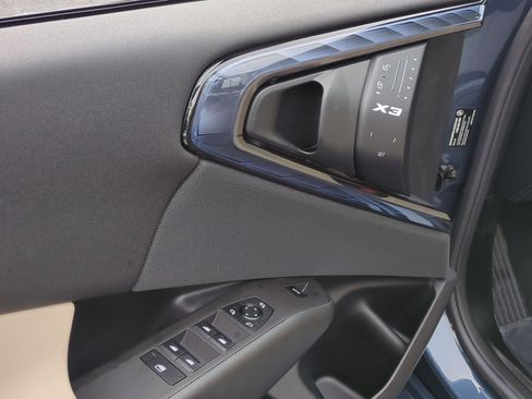 Used 2025 BMW X3 xDrive30i w/ Premium Package image 15