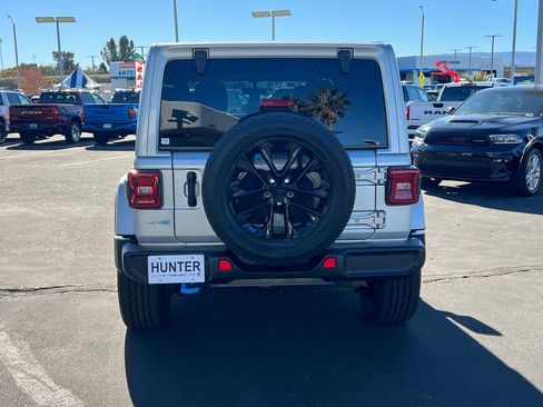 Used 2023 Jeep Wrangler Unlimited Sahara image 5