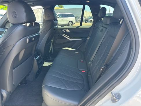 Used 2024 BMW X5 sDrive40i w/ Premium Package RWD image 17