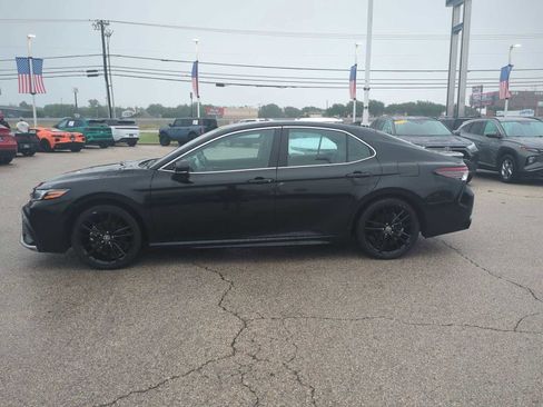 Used 2024 Toyota Camry XSE FWD image 4