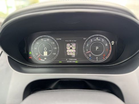 Used 2018 Jaguar E-PACE SE image 13