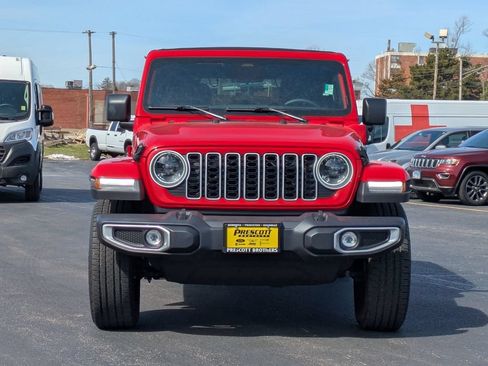 Used 2025 Jeep Wrangler Unlimited Sahara w/ Safety Group AWD/4WD image 4