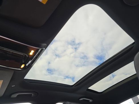 Certified 2025 Mercedes-Benz C 300 4MATIC Sedan image 3