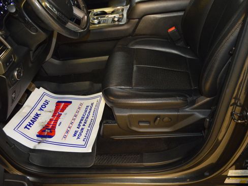 Used 2020 Ford Expedition XLT w/ Equipment Group 202A image 16