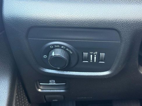 Used 2025 Jeep Grand Cherokee L Altitude image 29