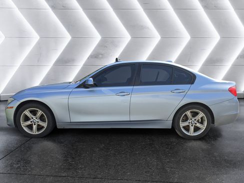 Used 2015 BMW 320i Sedan RWD image 3