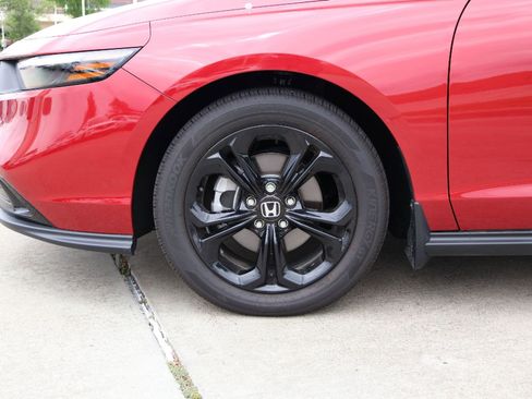 Used 2025 Honda Accord SE image 8