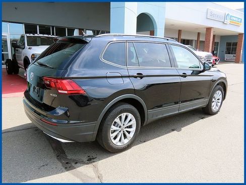 Used 2020 Volkswagen Tiguan S image 7